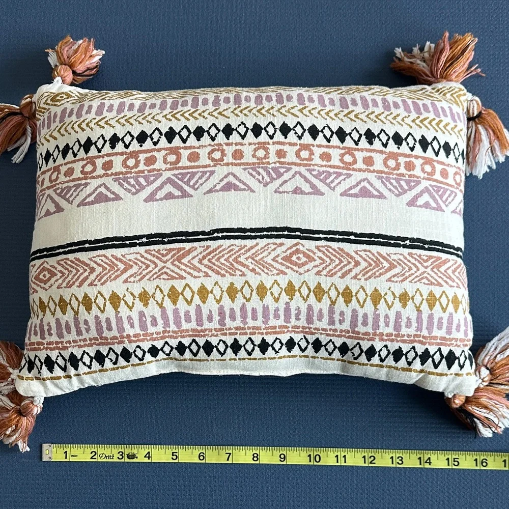 Accent pillow - Picture 4 of 6